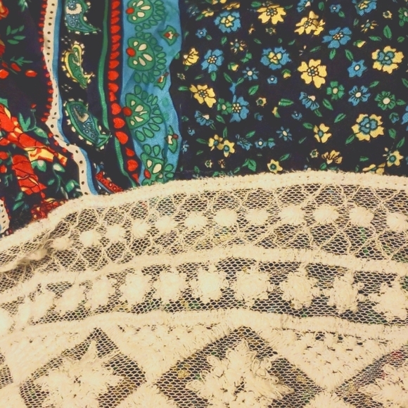 CUPSHE Tie Front Blue Boho Floral Lace Trimmed Swim Cover Up Size Small - Picture 4 of 7